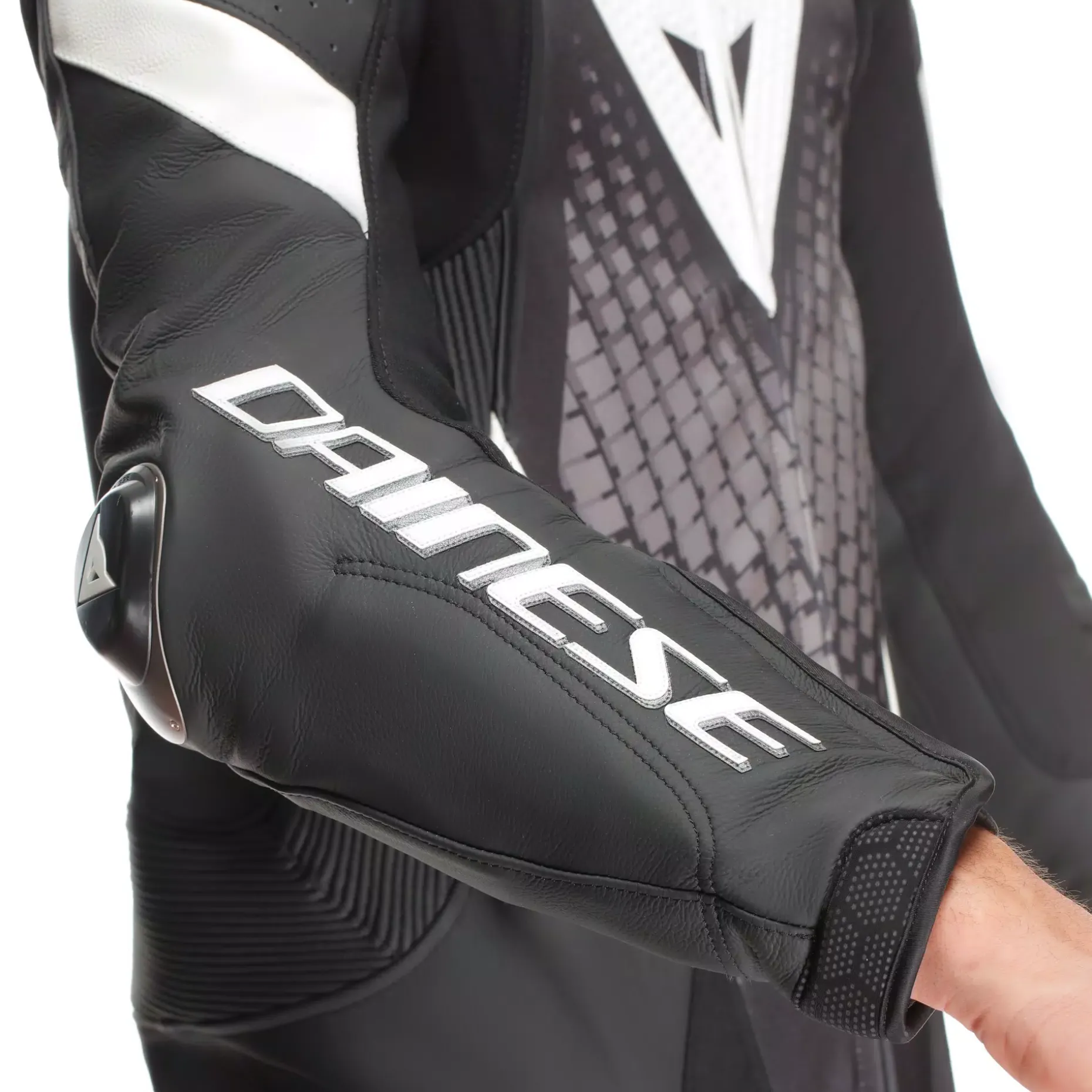 LAGUNA SECA 6 - TUTA MOTO INTERA IN PELLE PERFORATA UOMO - TAGLIA SHORT/TALL (S/T)