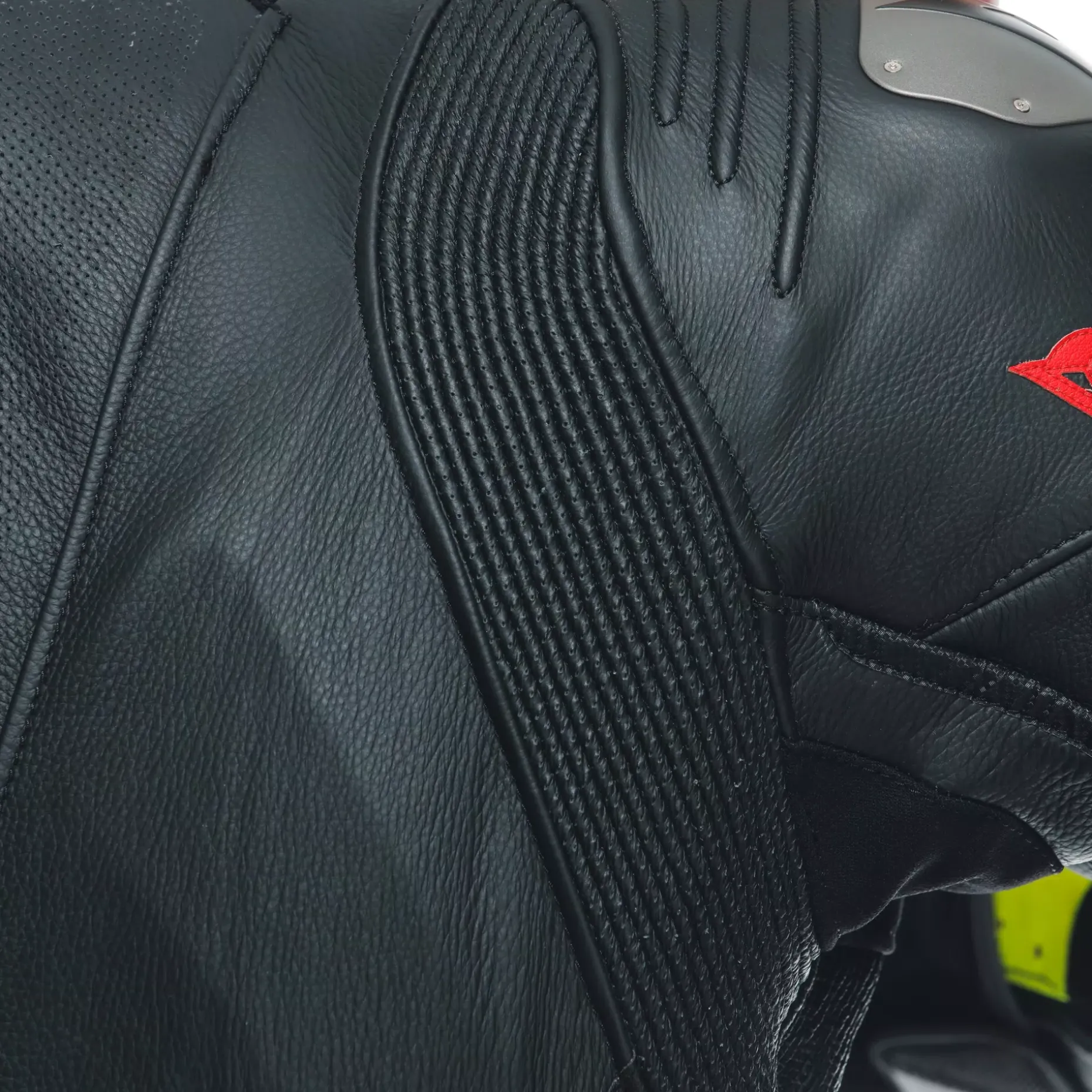 MISANO 3 D-AIR® - TUTA MOTO INTERA IN PELLE PERFORATA UOMO